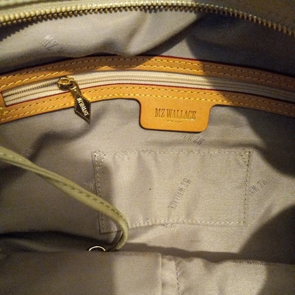 Mz Wallace bag Tan nylon. Double straps, gold hardware. - Picture 9 of 12